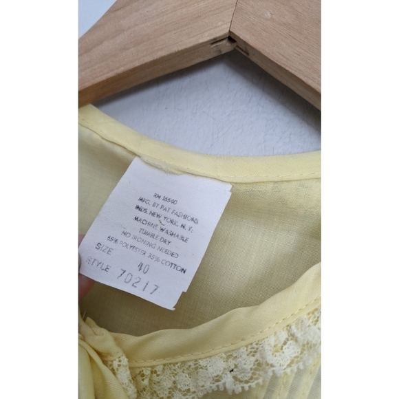 Vintage 70's 80's Pleated Lacey Button Up Blouse - Picture 5 of 6